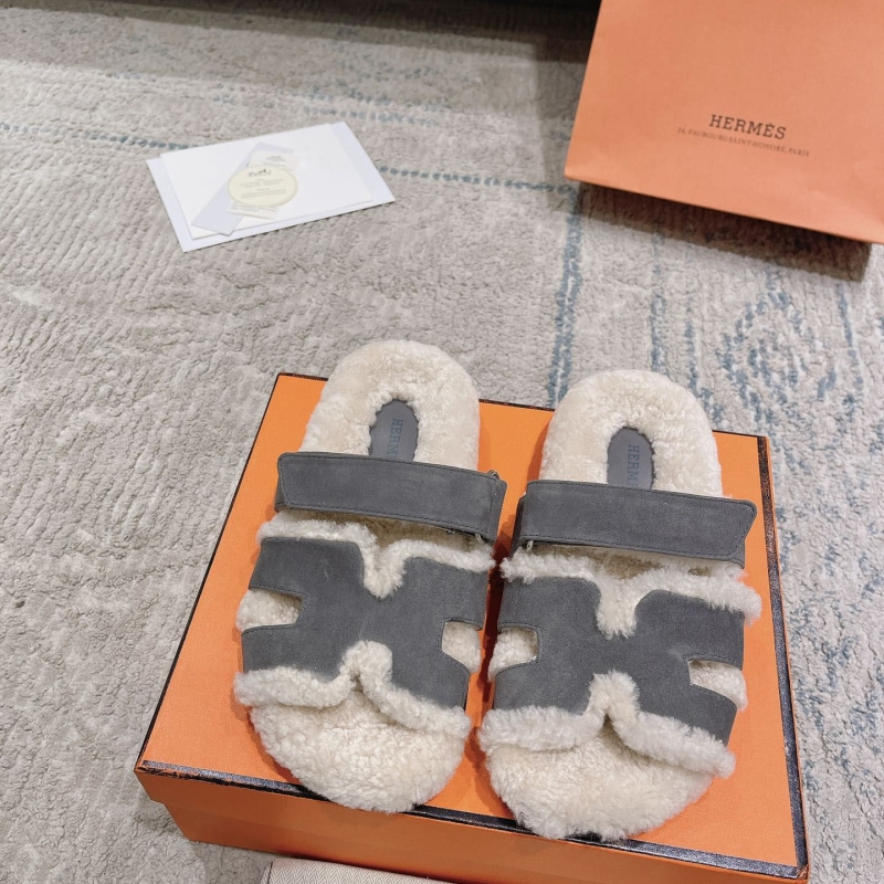 H**mes slippers